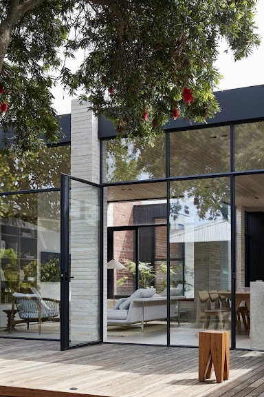 clifton-hill-courtyard-house-studio-mkn-plus-eliza-blair-architecture_2.jpg