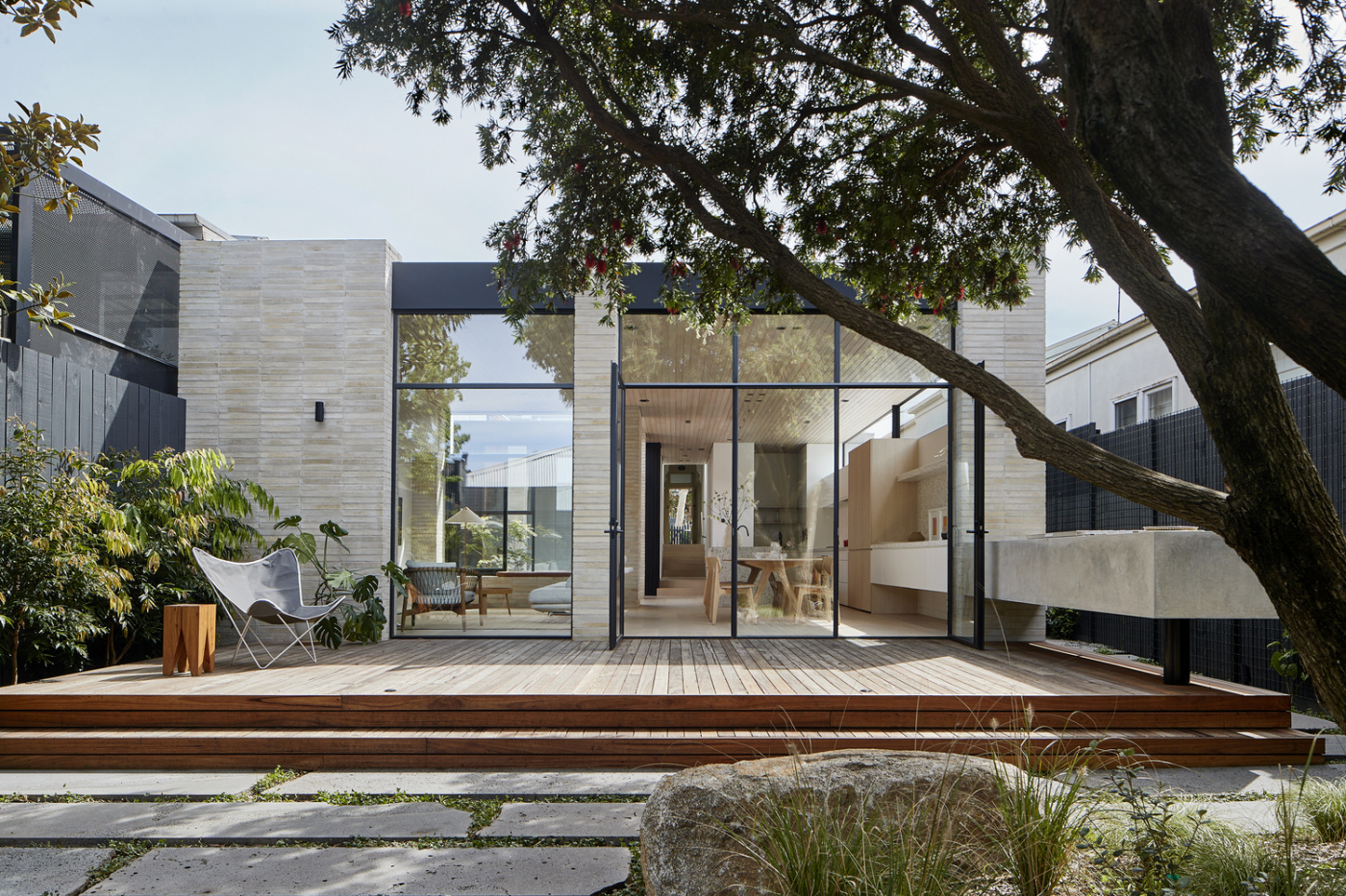 clifton-hill-courtyard-house-studio-mkn-plus-eliza-blair-architecture_1.jpg