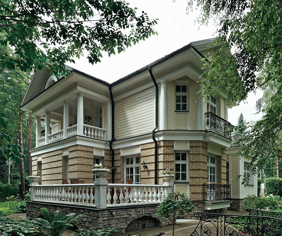 дом в стиле русской усадьбы
